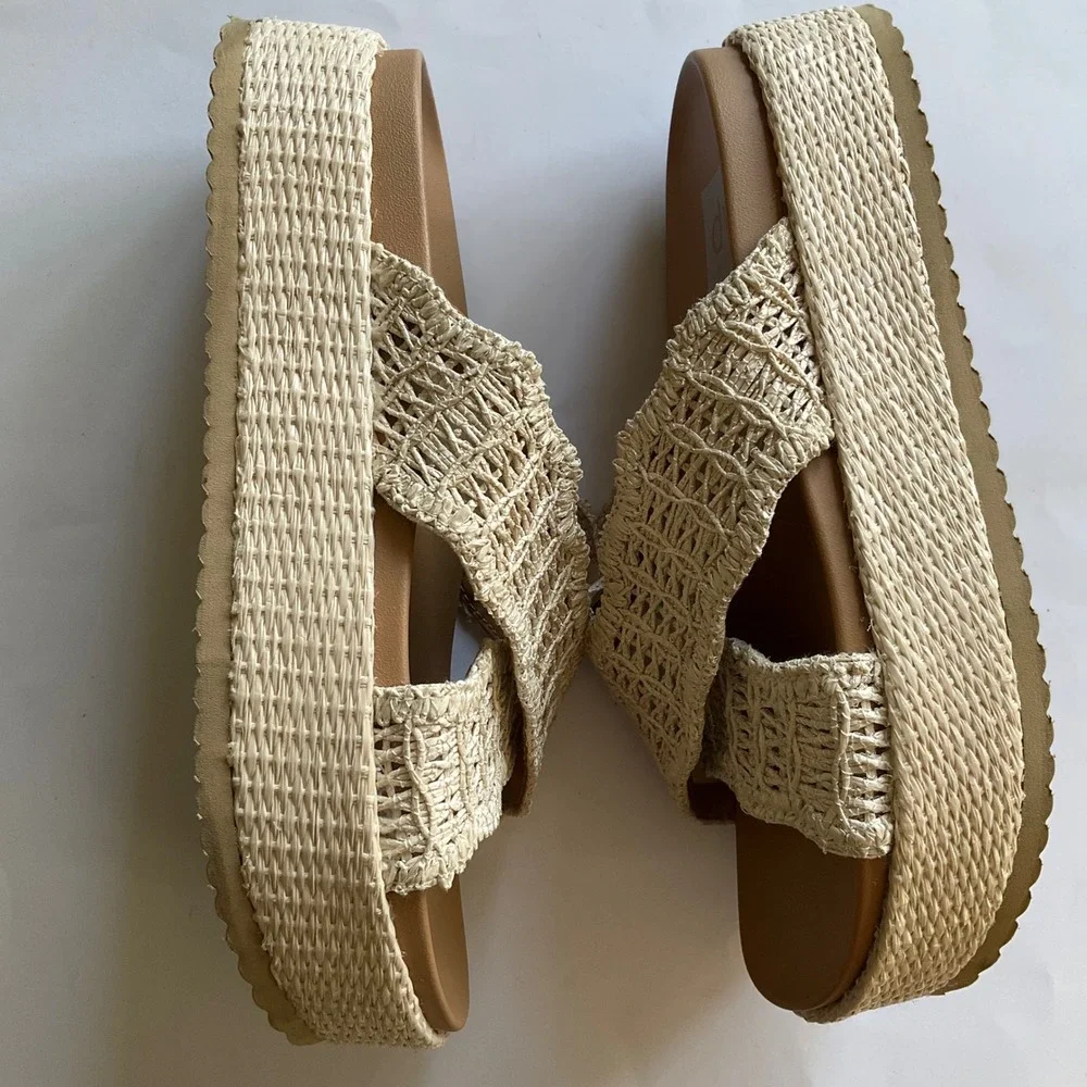 DV Dolce Vita Sugar 7.5 Crochet Woven Platform Sandals Tan Crisscross Slide Boho